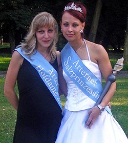 Salineprinzessin und ihre Hoddame (Foto: Salineverein)