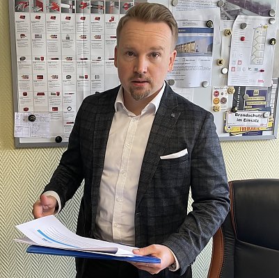Marcel K&uuml;bler, Gesellschafter-Gesch&auml;ftsf&uuml;hrer der Brand- und Arbeitsschutz Harry Schielke GmbH,  Vorstandsmitglied im Nordth&uuml;ringer Unternehmerverband und Mitglied der IHK-Vollversammlung  (Foto: Regionalb&uuml;ros Nordth&uuml;ringen)