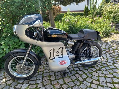 Jawa 350 Bj. 1958 mit handsignierter Rennverkleidung von Hartmut Tha&szlig;ler Posteingang (Foto: Ostklassikerklub Wolkramshausen)