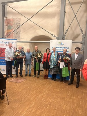 F&uuml;r die flie&szlig;igsten Blutspender gab es eine Auszeichnung. (Foto: DRK Kyffh&auml;userkreis )