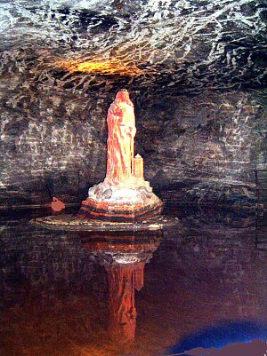 Statue der heiligen Barbara unterTage (Foto: Hans-J&uuml;rgen Schmidt)