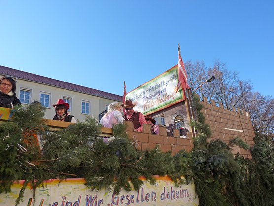 Rosenmontagsumzug Sondershausen (Foto: Karl-Heinz Herrmann) Rosenmontagsumzug Sondershausen (Foto: Karl-Heinz Herrmann)
