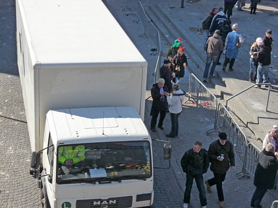 Der besondere Festwagen (Foto: Karl-Heinz Herrmann)