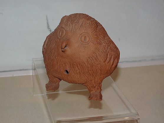 In Keramik und Stein (Foto: Karl-Heinz Herrmann)