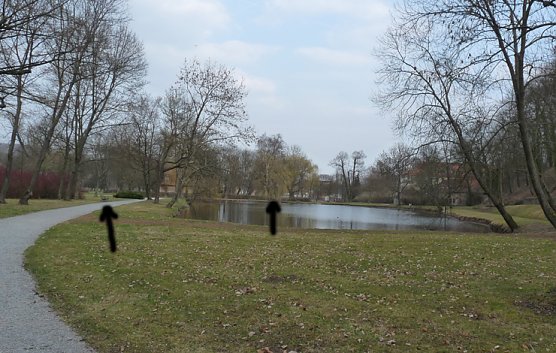 B&auml;nke im Schlosspark (Foto: Karl-Heinz Herrmann)