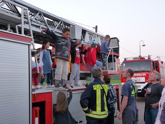 Osterfeuer Östertal (Foto: Karl-Heinz Herrmann) Osterfeuer Östertal (Foto: Karl-Heinz Herrmann)