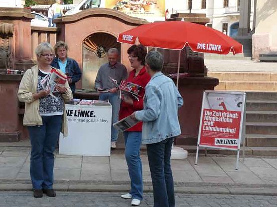 Mindestlohn statt Lohndumping! (Foto: Karl-Heinz Herrmann) Mindestlohn statt Lohndumping! (Foto: Karl-Heinz Herrmann)