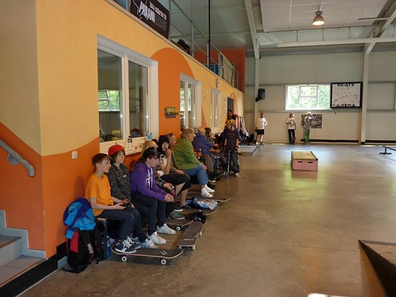 Abschluss in Skate-Arena (Foto: Karl-Heinz Herrmann)