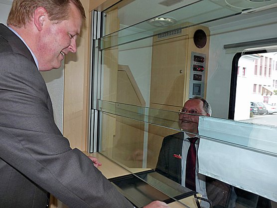 Neuer Sparkassenbus (Foto: Karl-Heinz Herrmann) Neuer Sparkassenbus (Foto: Karl-Heinz Herrmann)