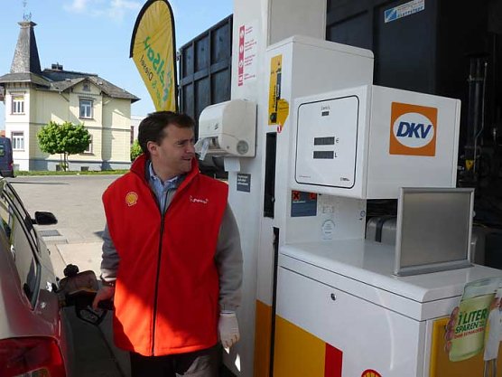 Praktikum Kurth (Foto: Karl-Heinz Herrmann) Praktikum Kurth (Foto: Karl-Heinz Herrmann)