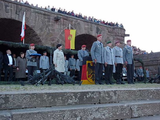 Ehrenmedaille &uuml;berreicht (Foto: Karl-Heinz Herrmann)