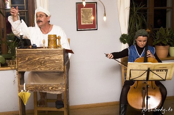Unterhaltung in der Altstadt (Foto: Agentur)