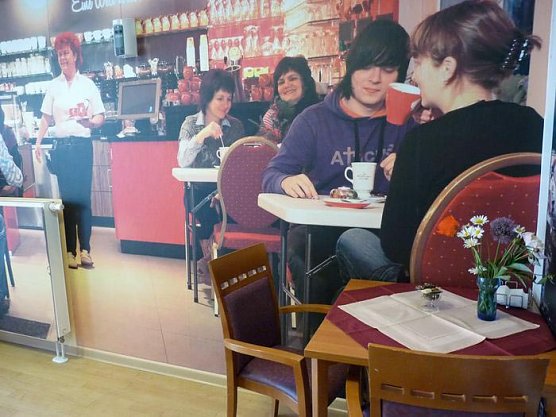 Wohnbereich eingeweiht (Foto: Karl-Heinz Herrmann) Wohnbereich eingeweiht (Foto: Karl-Heinz Herrmann)