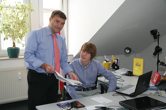 Schulpraktikum mit Politik verbracht (Foto: MDB Kurth)