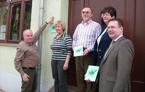 &Uuml;bergabe Qualit&auml;tssiegel (Foto: Karl-Heinz Herrmann)
