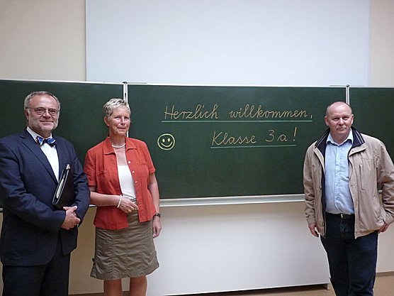 Mit Schl&uuml;ssel&uuml;bergabe offiziell (Foto: Karl-Heinz Herrmann)