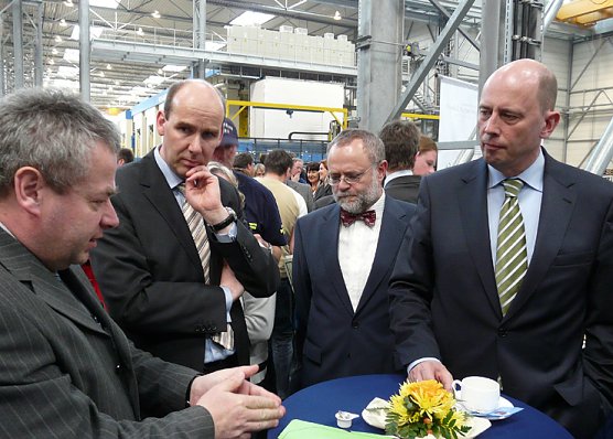 Bundesverkehrsminister Wolfgang Tiefensee (Foto: Landratsamt Kyffhäuserkreis) Bundesverkehrsminister Wolfgang Tiefensee (Foto: Landratsamt Kyffhäuserkreis)