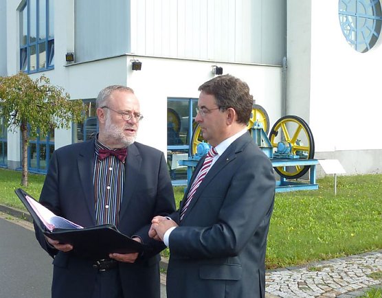 Landkreistag im Kreis unterweg (Foto: Landratsamt Kyffhäuserkreis) Landkreistag im Kreis unterweg (Foto: Landratsamt Kyffhäuserkreis)