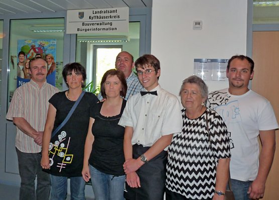 Kritisches zum Feiertag (Foto: Karl-Heinz Herrmann) Kritisches zum Feiertag (Foto: Karl-Heinz Herrmann)