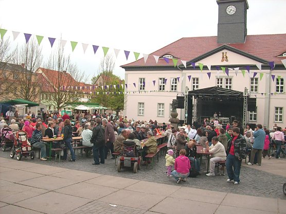 Maibaum-Party Bad Frankenhausen (Foto: Karl-Heinz Herrmann) Maibaum-Party Bad Frankenhausen (Foto: Karl-Heinz Herrmann)