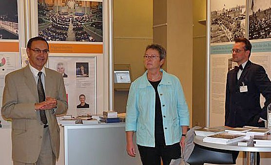Wanderausstellung er&ouml;ffnet (Foto: Karl-Heinz Herrmann)