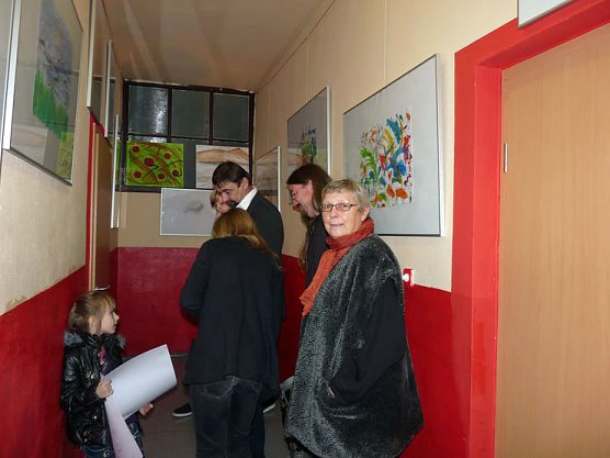 Bilder vor gestellt (Foto: Karl-Heinz Herrmann)