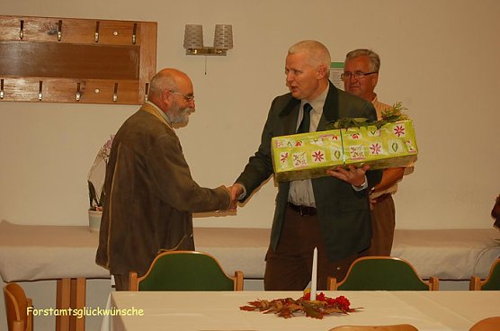 Revierleiter verabschiedet (Foto: Andreas Knoll) Revierleiter verabschiedet (Foto: Andreas Knoll)