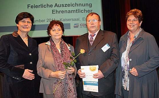 Ehrenamt gewürdigt (Foto: Wahlkreisbüro Holbe) Ehrenamt gewürdigt (Foto: Wahlkreisbüro Holbe)