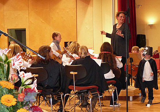 Vielfältige Laienorchester (Foto: Karl-Heinz Herrmann) Vielfältige Laienorchester (Foto: Karl-Heinz Herrmann)