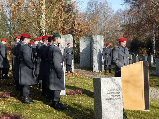 Der Toten gedacht (Foto: Karl-Heinz Herrmann)