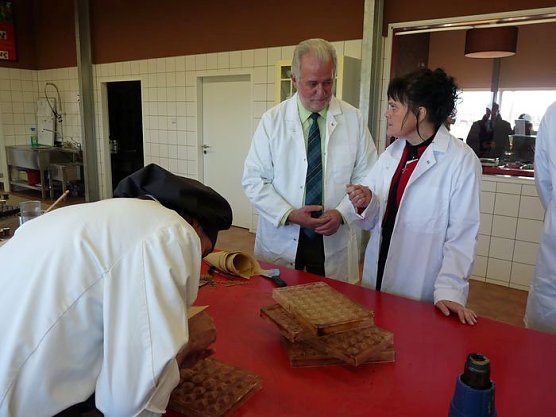 Schokoladentaler an neuem Standtort (Foto: Karl-Heinz Herrmann)