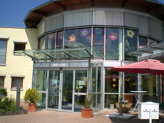 DRK Altenheim Artern (Foto: Klaus Henze, Artern) DRK Altenheim Artern (Foto: Klaus Henze, Artern)