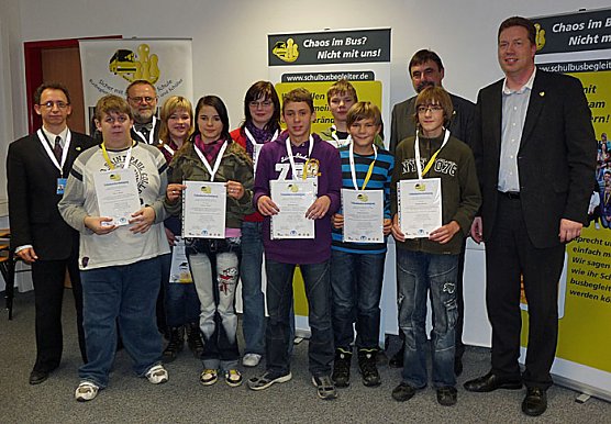 Schulbusbegleiter (Foto: Karl-Heinz Herrmann) Schulbusbegleiter (Foto: Karl-Heinz Herrmann)