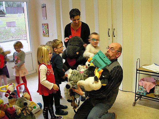 Spielzeugspende &uuml;bergeben (Foto: privat)