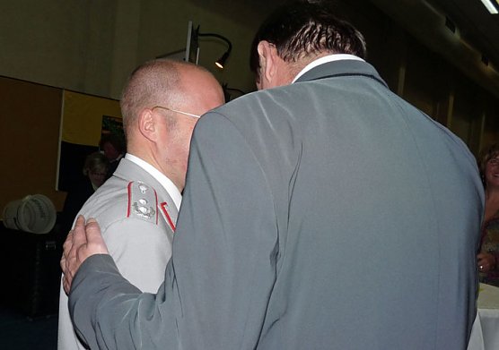 Verdienstsmedaille erhalten (Foto: Karl-Heinz Herrmann)