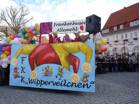 Was für ein Umzug (1) (Foto: Karl-Heinz Herrmann) Was für ein Umzug (1) (Foto: Karl-Heinz Herrmann)