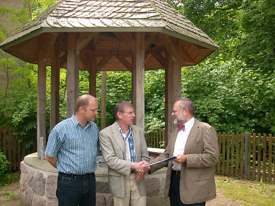 &Uuml;bergabe Lottomittel (Foto: Karl-Heinz Herrmann)