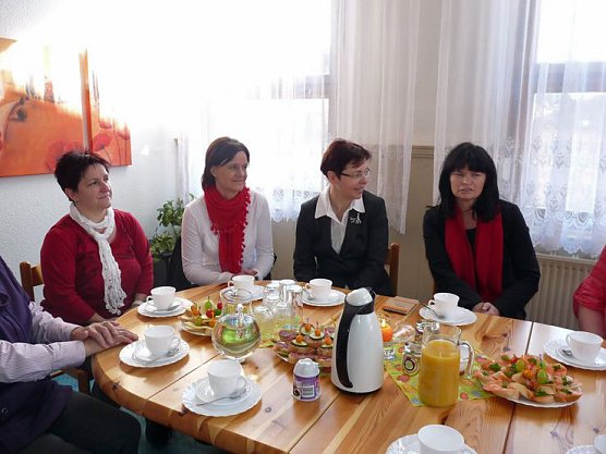 Sozialministerin besucht Frauenhaus (Foto: Karl-Heinz Herrmann) Sozialministerin besucht Frauenhaus (Foto: Karl-Heinz Herrmann)