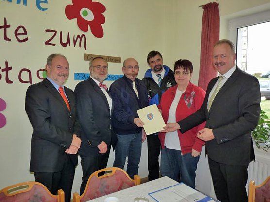 Innenminister brachte Geld vorbei (Foto: Karl-Heinz Herrmann) Innenminister brachte Geld vorbei (Foto: Karl-Heinz Herrmann)