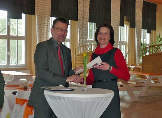 Gleich zwei Bescheide (Foto: Karl-Heinz Herrmann) Gleich zwei Bescheide (Foto: Karl-Heinz Herrmann)