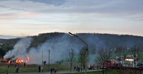 Osterfeuer vieler Orten (Foto: privat)