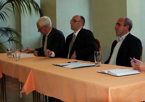 Bei Wahlforen dabei (Foto: R. Schraps) Bei Wahlforen dabei (Foto: R. Schraps)