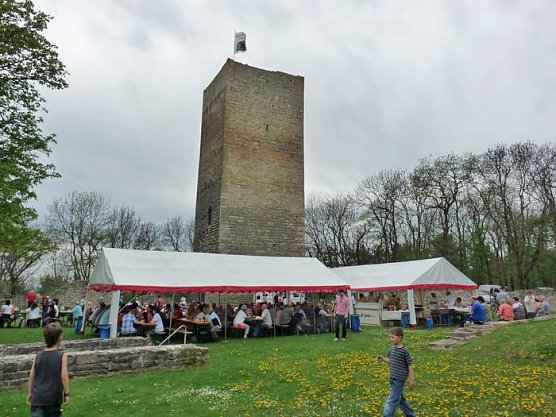 Fr&uuml;hlingsfest an der Sachsenburg (Foto: Karl-Heinz Herrmann)