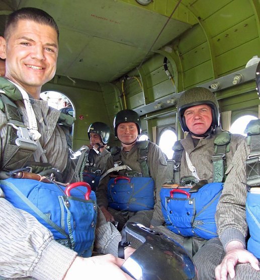 Fallschirmjägertreffen in Udersleben (Foto: Marion Haas) Fallschirmjägertreffen in Udersleben (Foto: Marion Haas)