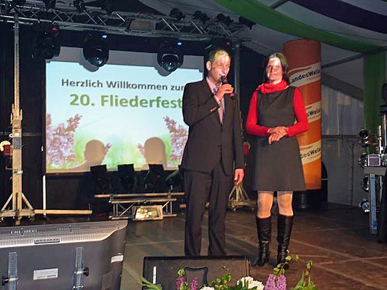 Die Wahl der Fliederk&ouml;nigin (2) (Foto: Karl-Heinz Herrmann)