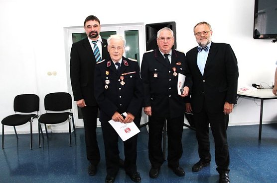 Verdiente Kameraden ausgezeichnet (Foto: G&uuml;nter Herting)