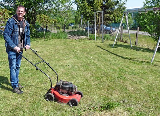 Arbeitseinsatz am Vatertag (Foto: Karl-Heinz Herrmann)