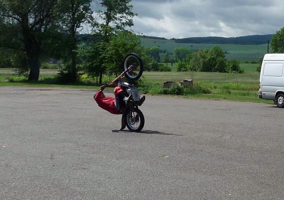 In Höhle gefeiert (Foto: Karl-Heinz Herrmann) In Höhle gefeiert (Foto: Karl-Heinz Herrmann)