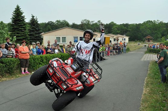 Tolle Kindertagsparty (Foto: Ferienpark Feuerkuppe) Tolle Kindertagsparty (Foto: Ferienpark Feuerkuppe)