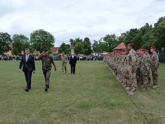 Soldaten verabschiedet (Foto: Karl-Heinz Herrmann) Soldaten verabschiedet (Foto: Karl-Heinz Herrmann)